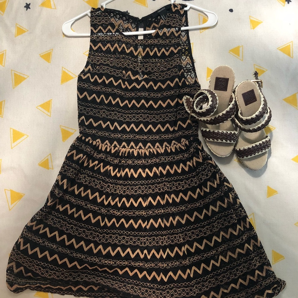 Forever 21 Lace Neck Dress Size S